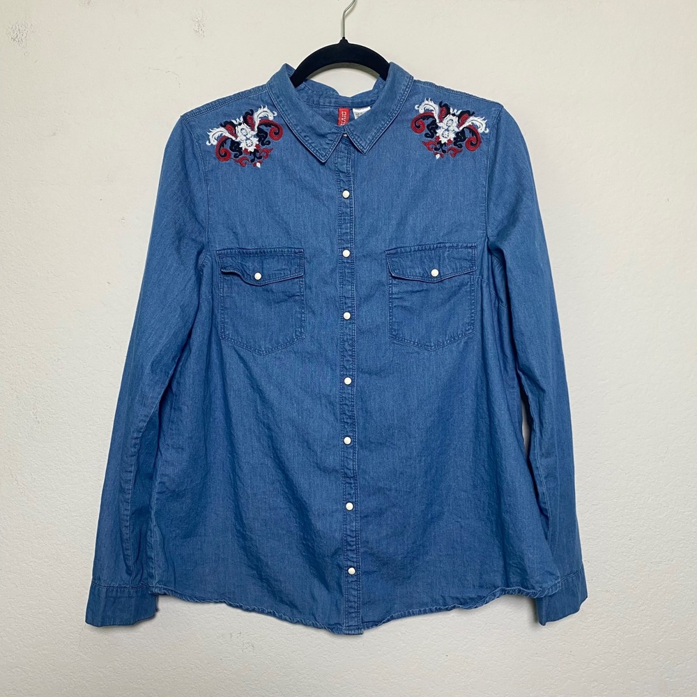 H&M Divided Denim Pearl Snap Shirt Women 12 Embroidered Western Rodeo Artsy Boho
